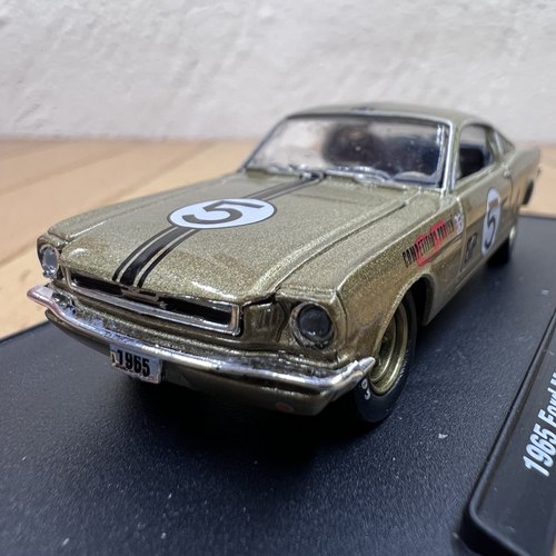1:64福特1965款野马汽车合金模型摆件肌肉车场景摆设
