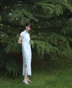 liz洁平裁一片式无省宽绲假高开衩长旗袍活里宽绲少女古法白蓝