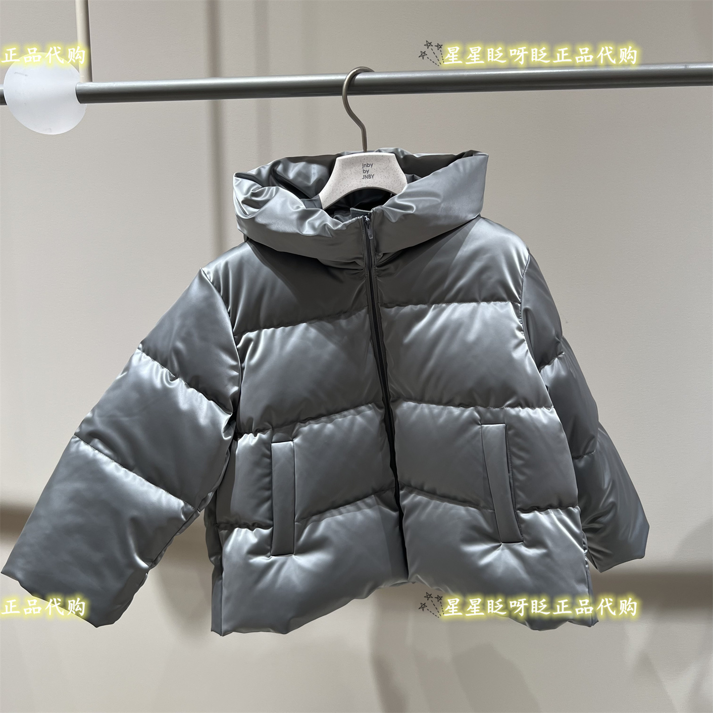 1PAC11110亮面加厚羽绒服