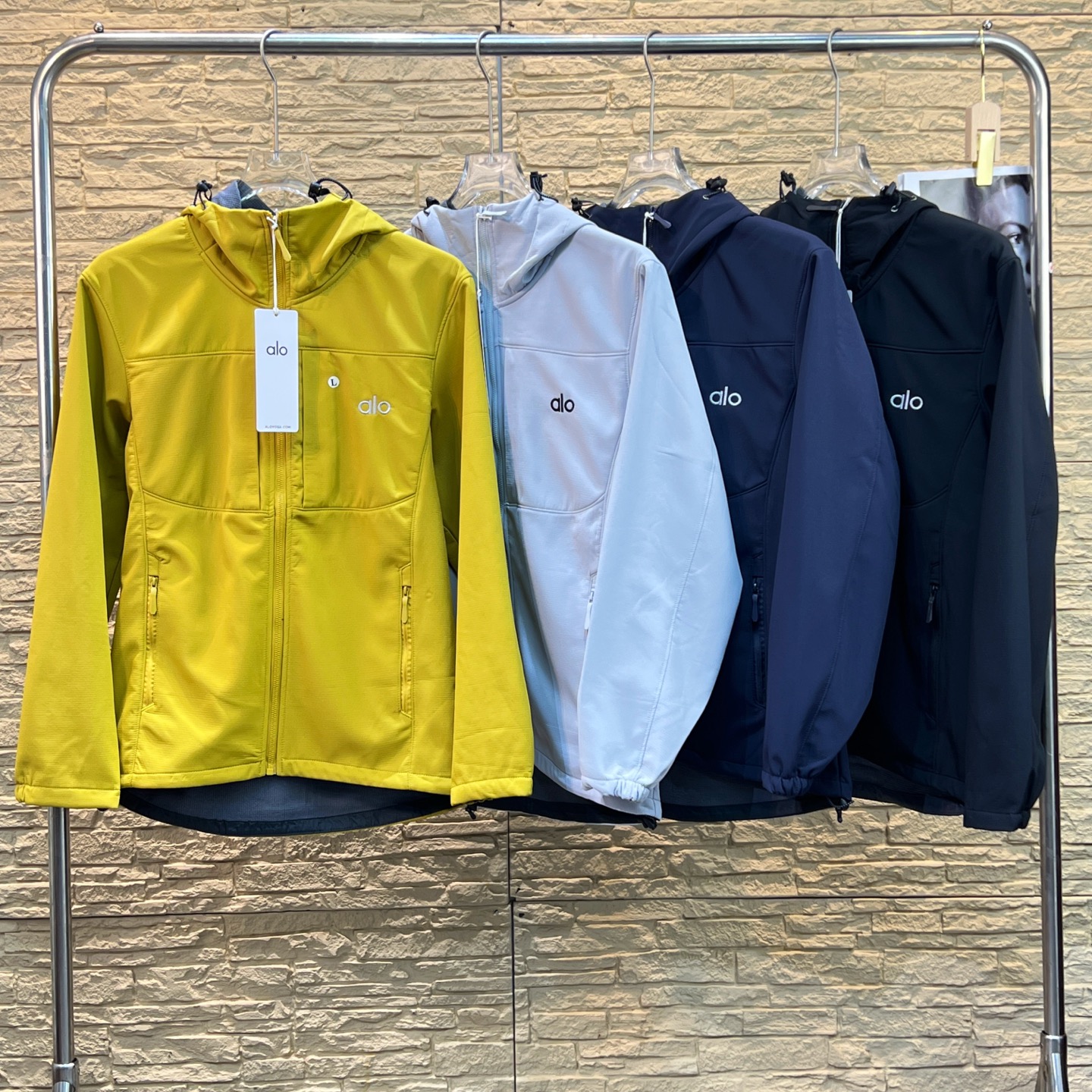 正品现货ALO软壳刺绣冲锋衣男女户外休闲秋冬外套防水夹克情侣款