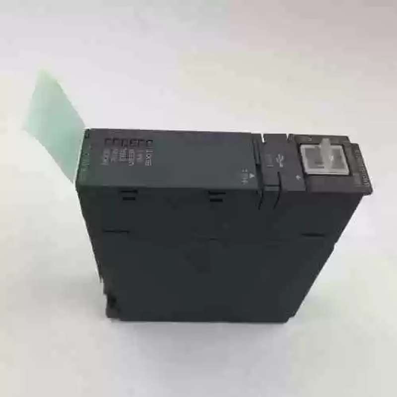 议价装过底板没有使用过没有程序Q系列PLC Q03UDECPU少许有点划痕 - 实物图