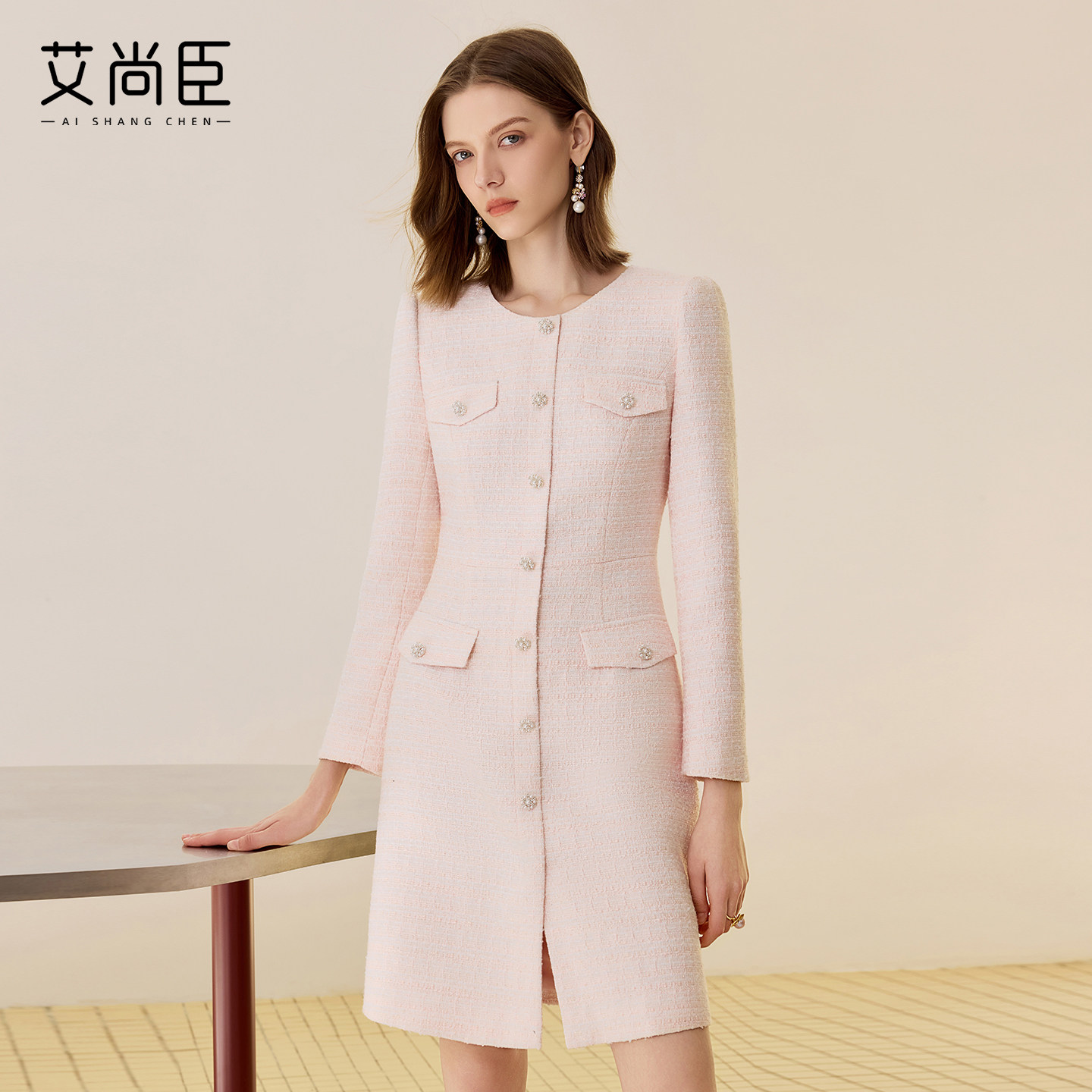 艾尚臣小香风气质连衣裙女2025秋冬新款圆领优雅修身显瘦通勤裙子