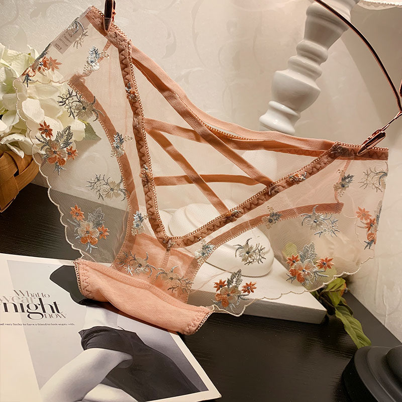 买3送1 立体绣花蕾丝内裤女性感 中低腰镂空时尚透明透视底裤.