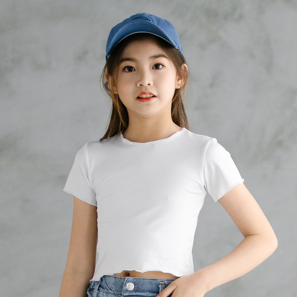 爵士舞女童露肚脐上衣