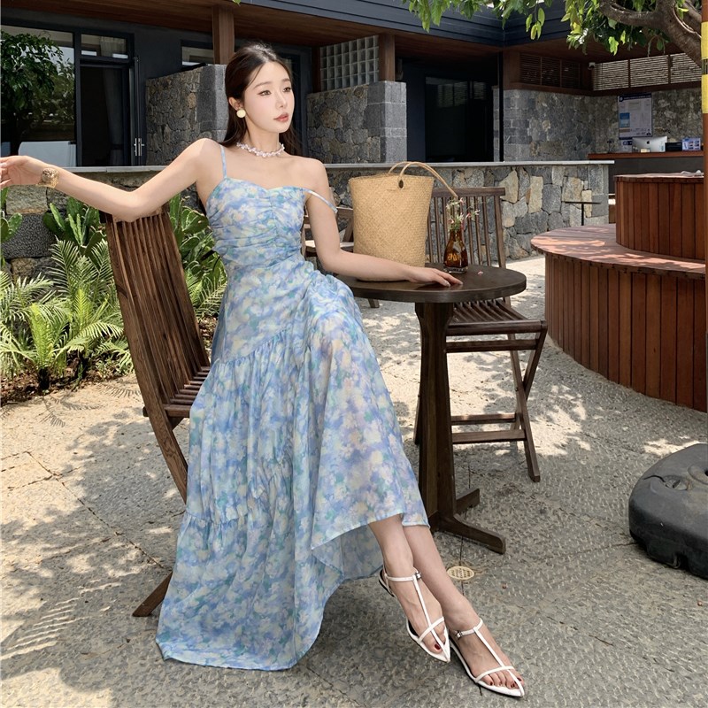 速发旅游拍照衣服印花吊带连衣裙夏季法式仙露背海边度假A字长裙