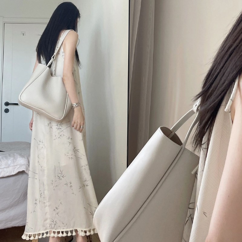 速发三亚挂脖连衣裙夏季新款沙滩复古宽松时尚设计感度假风长裙子