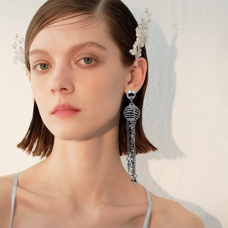 苏心2024年新款夸张镂空圆球流苏不对称耳环高级感轻奢冷淡风耳饰,饰品/流行首饰/时尚饰品新,耳环,淘宝优惠券,粉丝福利购,淘宝优惠卷