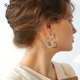 苏心欧美925银针字母V耳环简约人造水钻耳钉设计感小众耳饰女