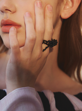 苏心简ins风百搭黑色串珠编织珍珠蝴蝶结戒指小众设计fletta同款