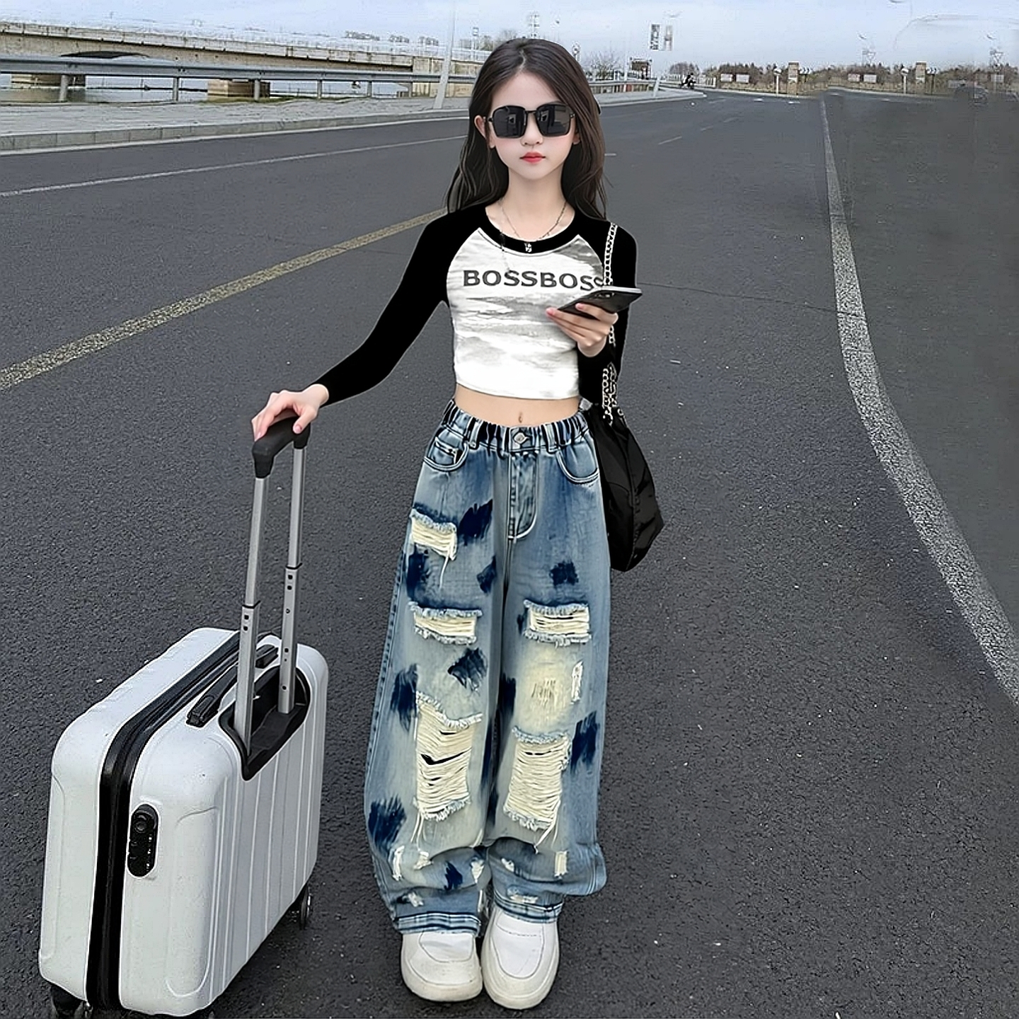 女童酷飒风红T恤破洞牛仔裤套装