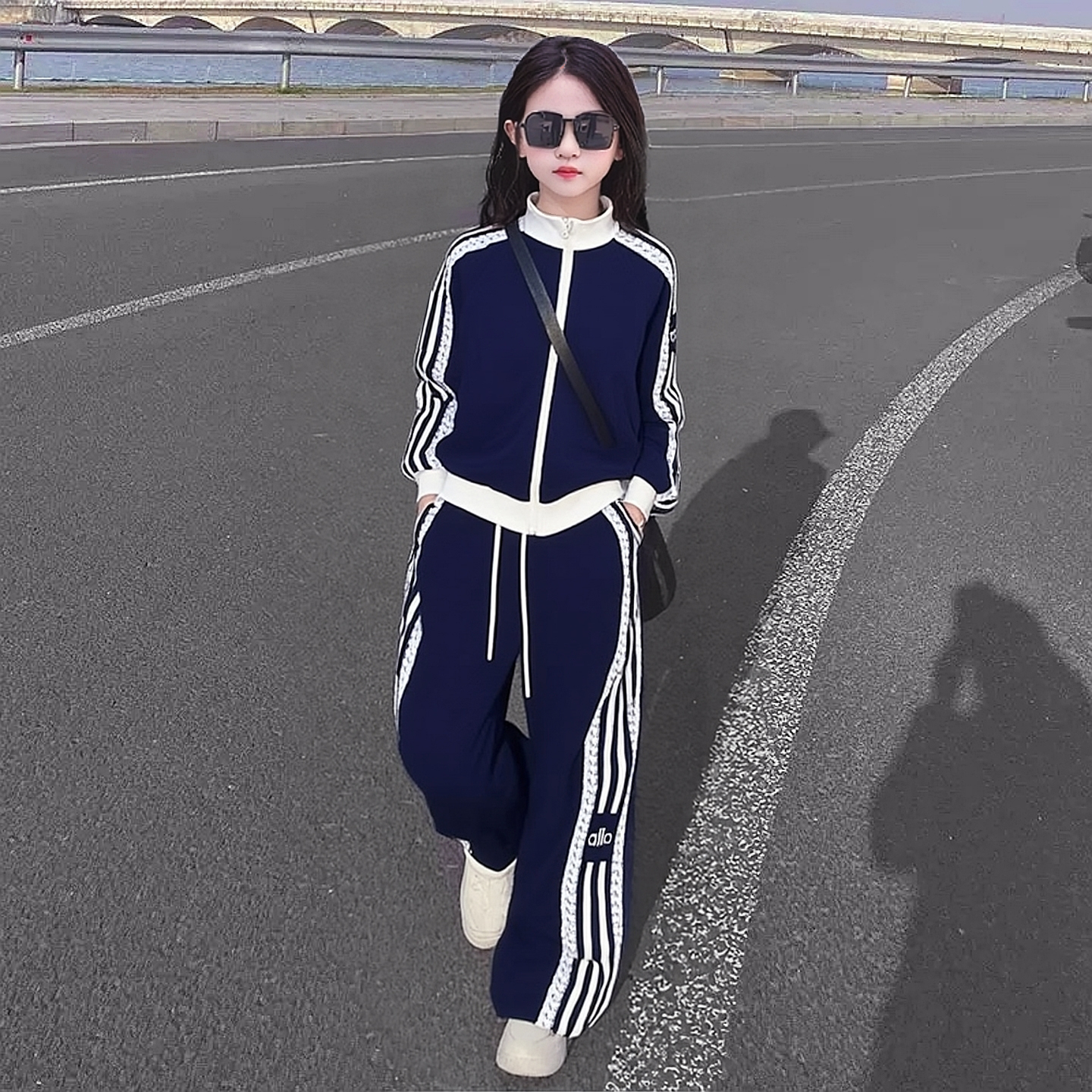 女童蕾丝织带卫衣套装