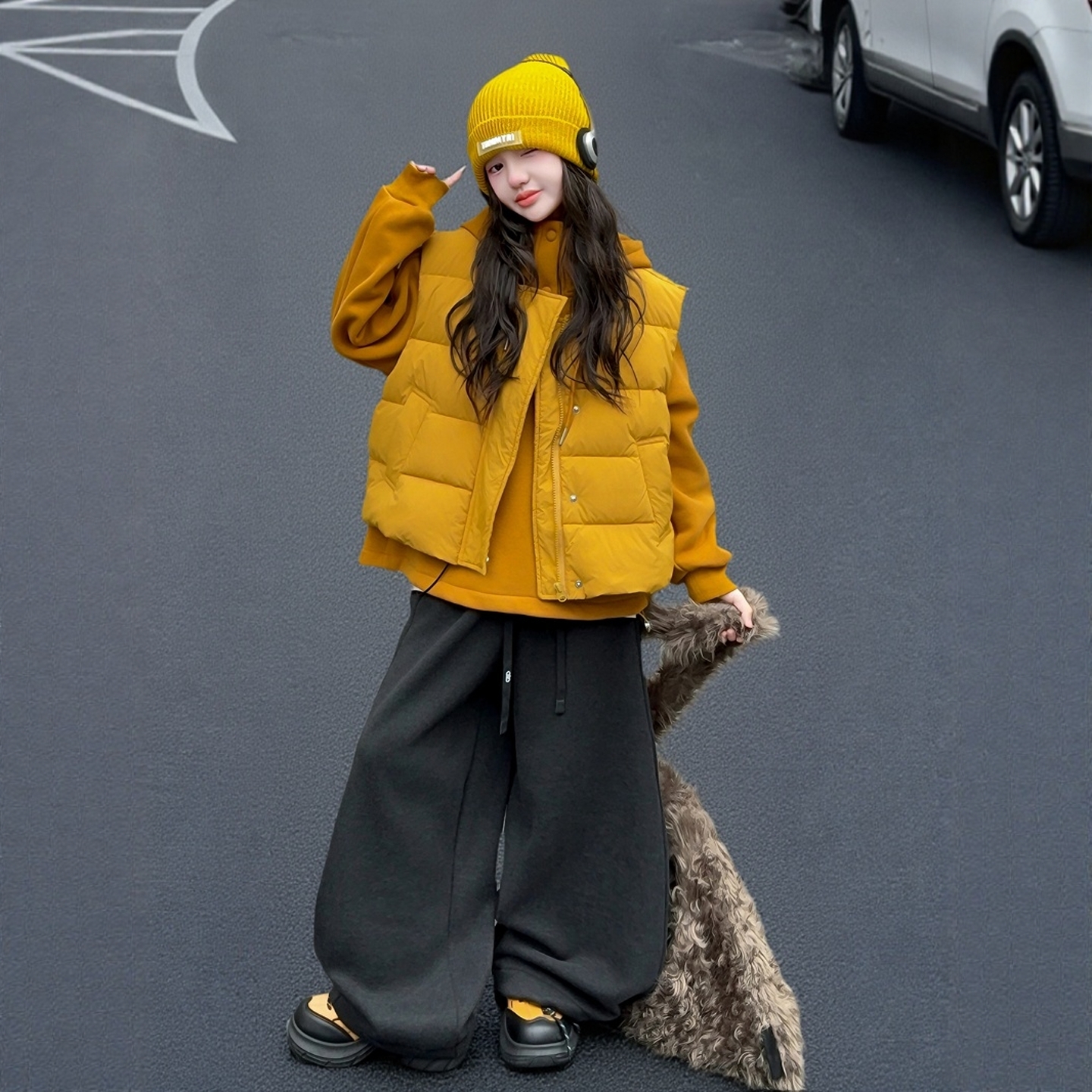 女童羽绒棉马甲套装2025秋冬新款一体绒加厚保暖卫衣运动套三件套