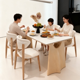 现代简约实木岩板餐桌长方形小户型白蜡木2025新款飞鸦原木色餐桌