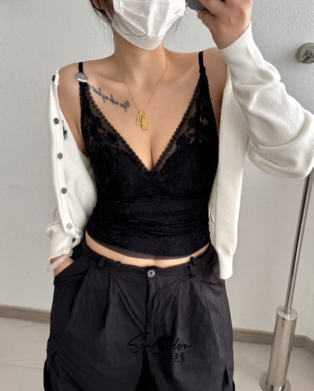 8078黛美芮纯欲风蕾丝V领吊带背心女性感短款修身显瘦无袖上衣