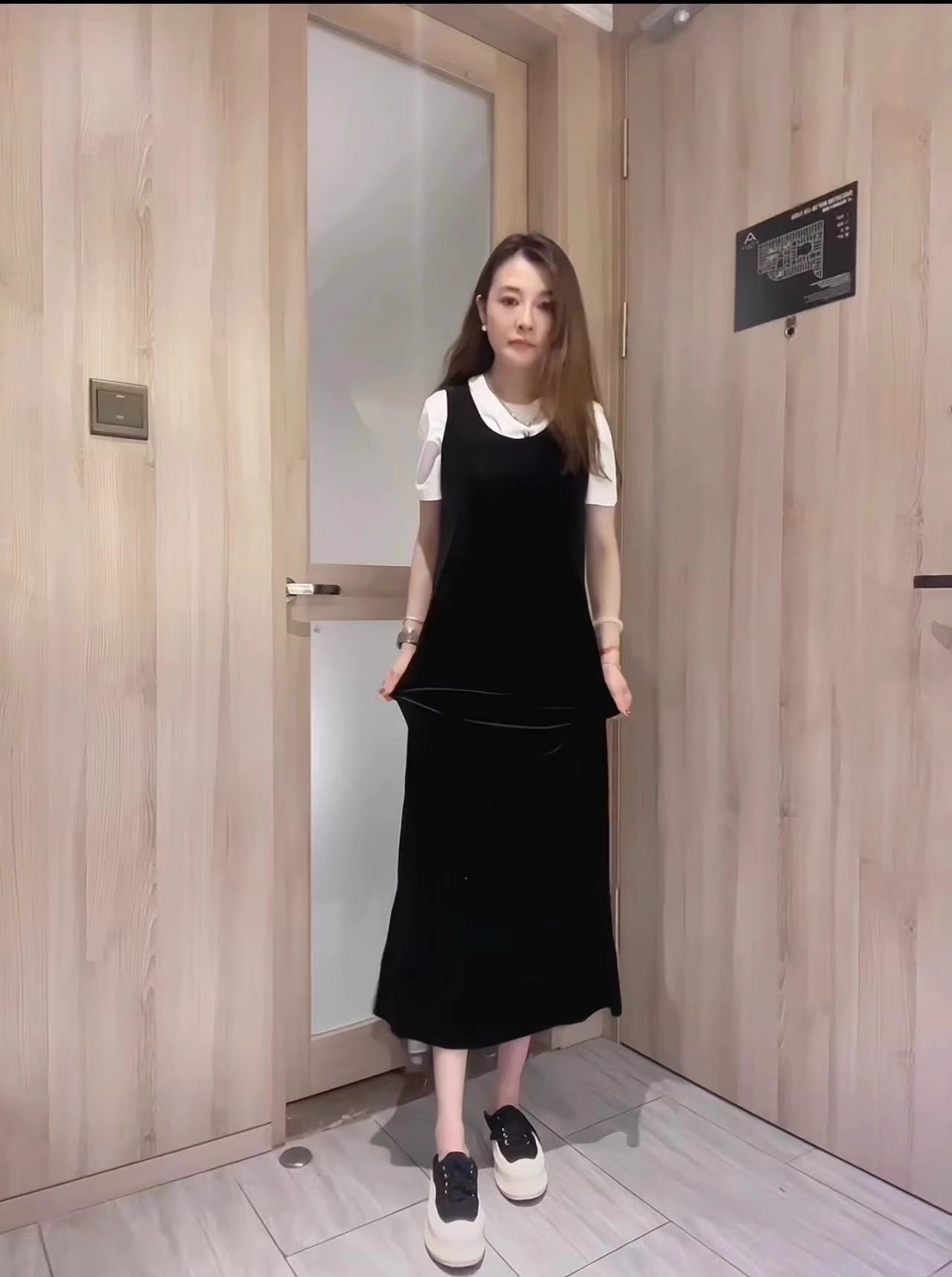 气质冷淡风中长款过膝吊带丝绒连衣裙背心裙潮
