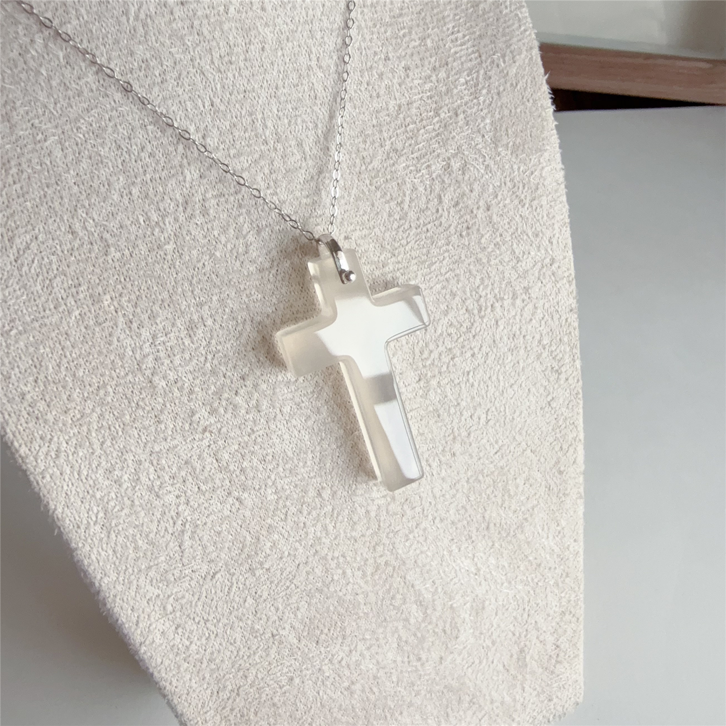 天然正品冰透白玉髓十字架锁骨链