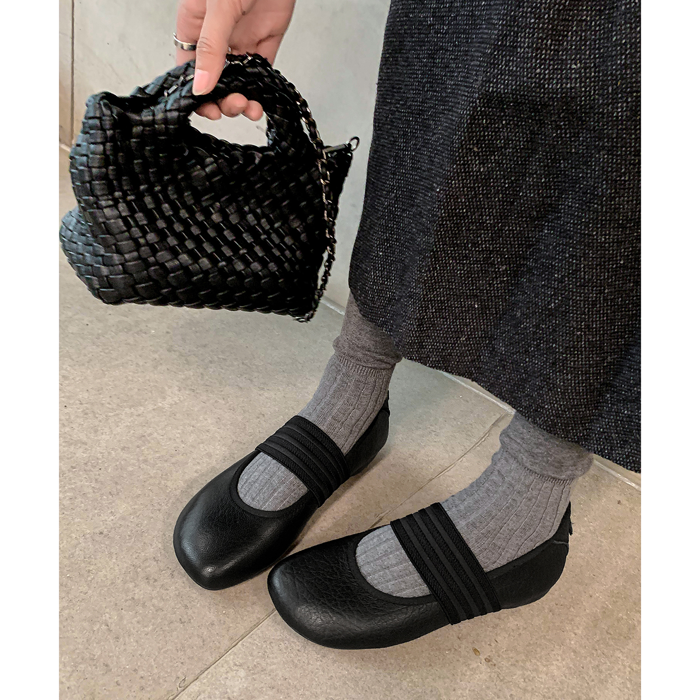 一力米灰2025年新款女鞋平底休闲圆头中口耐磨套脚女单鞋舒适女鞋