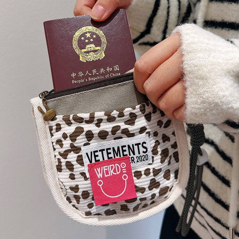 三色补丁奶牛折叠零钱包女2025秋冬新款迷你可爱手拿包便携钥匙包,箱包皮具/热销女包/男包,手拿包,淘宝优惠券,粉丝福利购,淘宝优惠卷