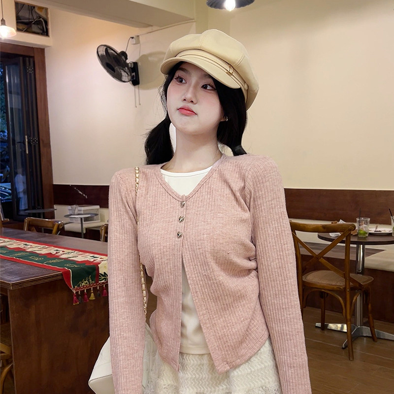 冬季撞色假两件打底针织衫女甜妹风长袖内搭爱心纽扣修身上衣新款