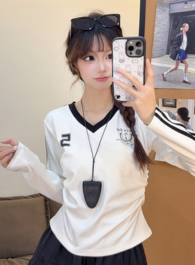 别致V领印花设计感条纹长袖打底衫女2026秋冬新款收腰显瘦T恤上衣