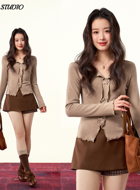 设计感翻领针织衫女木耳边长袖打底衫修身内搭短款独特漂亮小上衣