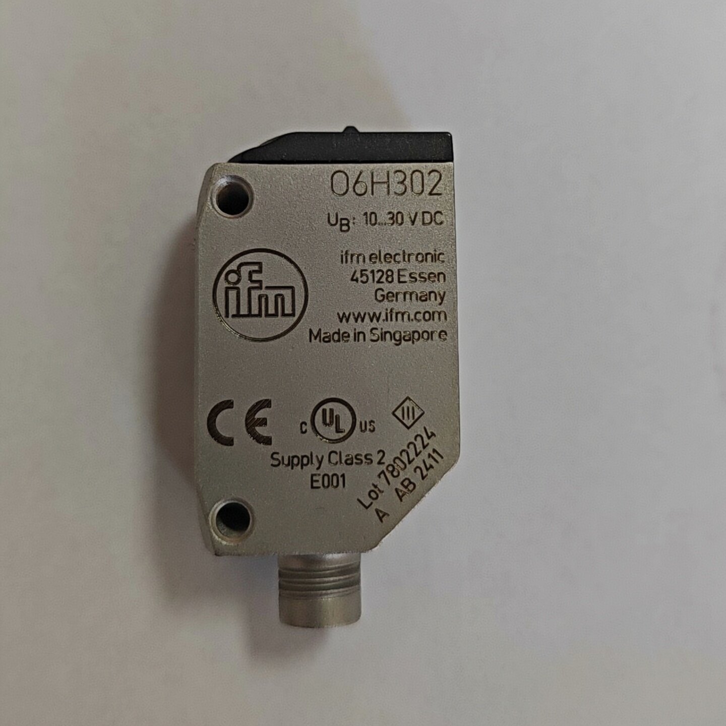 IFM易福门O6H302 带背景消除的漫反射光电开关货号O6H-FPKG/AS/3P