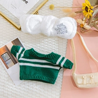 Белые буквы с зеленым и белым полосатым свитером белая сумка