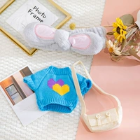 Серый кролик уши с синим двойным свитером белая сумка