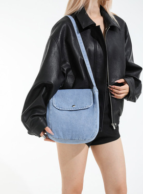 牛仔布包包女式2025新款潮流形时尚百搭单肩包小众简约风超火通勤