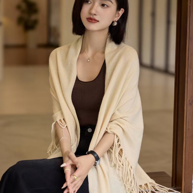 流苏时尚2025新款夏薄款披肩女镂空空调房外搭新中式旗袍白色斗篷