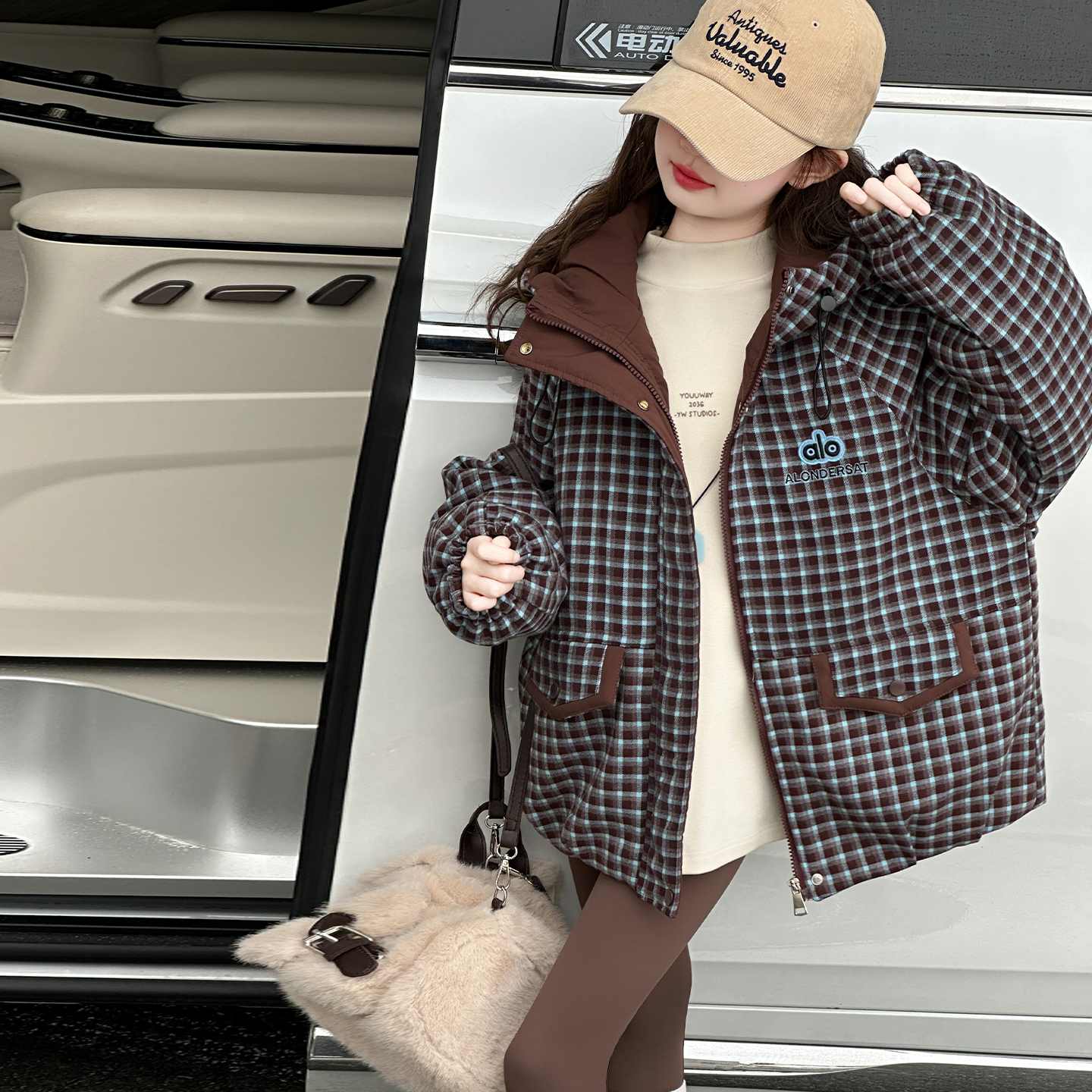 女童保暖棉衣冬季新款2025中大童时尚格子外套女孩爆款个性棉服潮