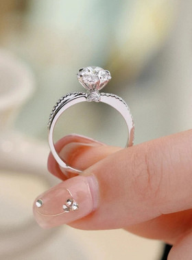 S925银莫桑钻戒指女不掉色高碳石一克拉闭口气质轻奢戒子厂家直播