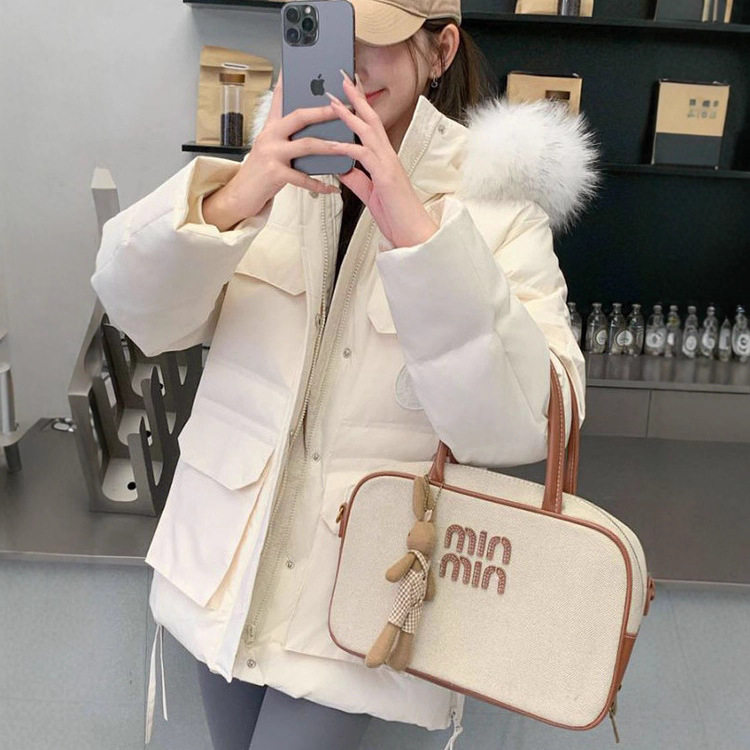 大鹅羽绒服女士新款宽松连帽外套