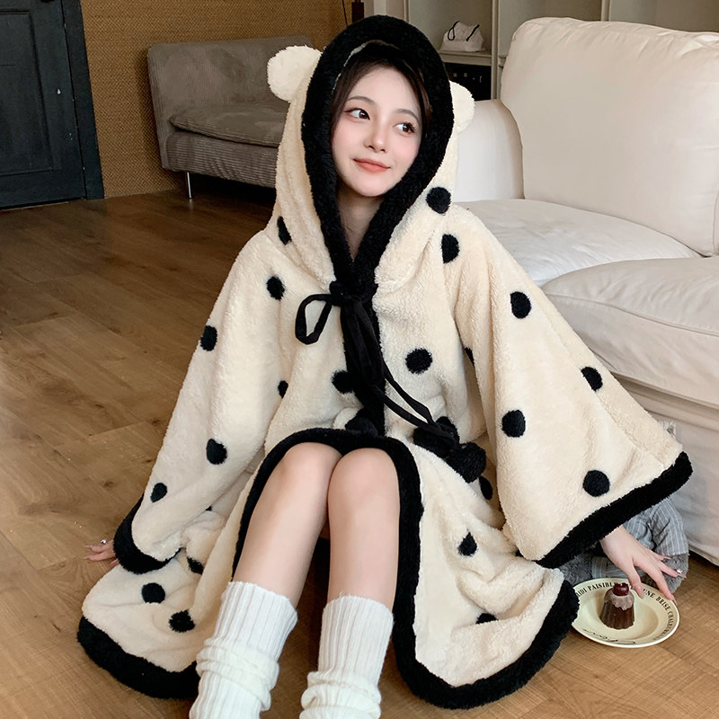 冬季甜美斗篷珊瑚绒睡袍女款连帽毛球可爱长款外套可外穿保暖浴袍