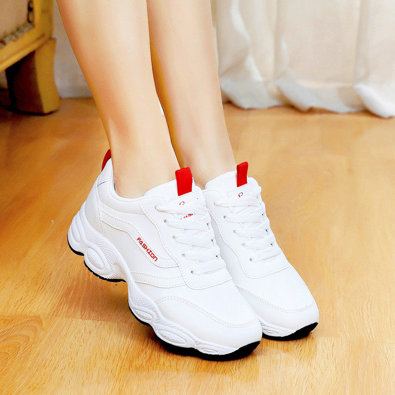 2026春秋季旅游球鞋韩版百搭运动小白鞋初中学生板鞋女老爹鞋ins