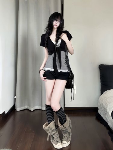 咖喱人复古音符条纹吊带上衣女两件套显瘦辣妹夏季薄款开衫短袖