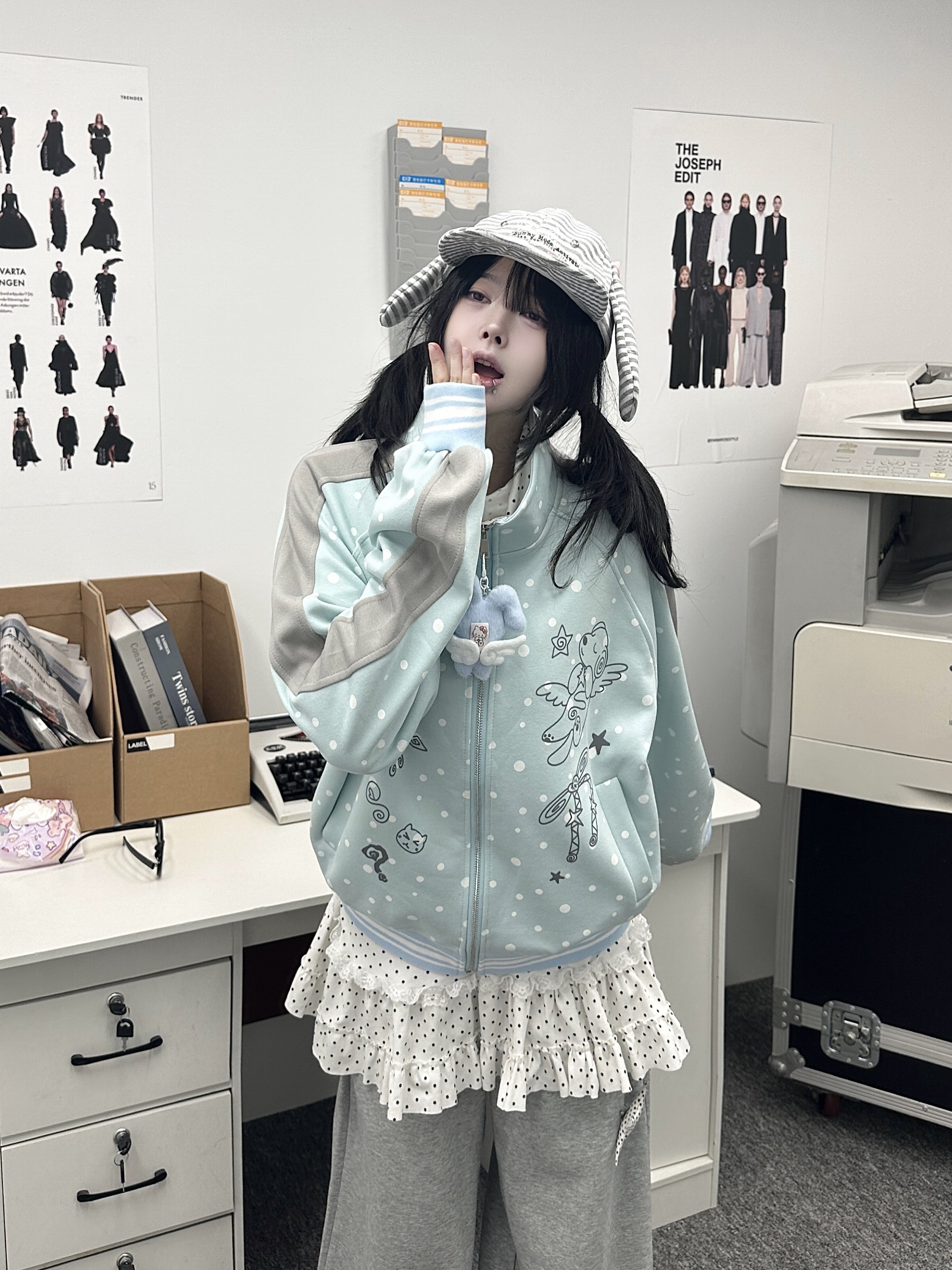 咖喱人春季波点卡通印花宅萌可爱高领卫衣外套插肩休闲宽松上衣图片