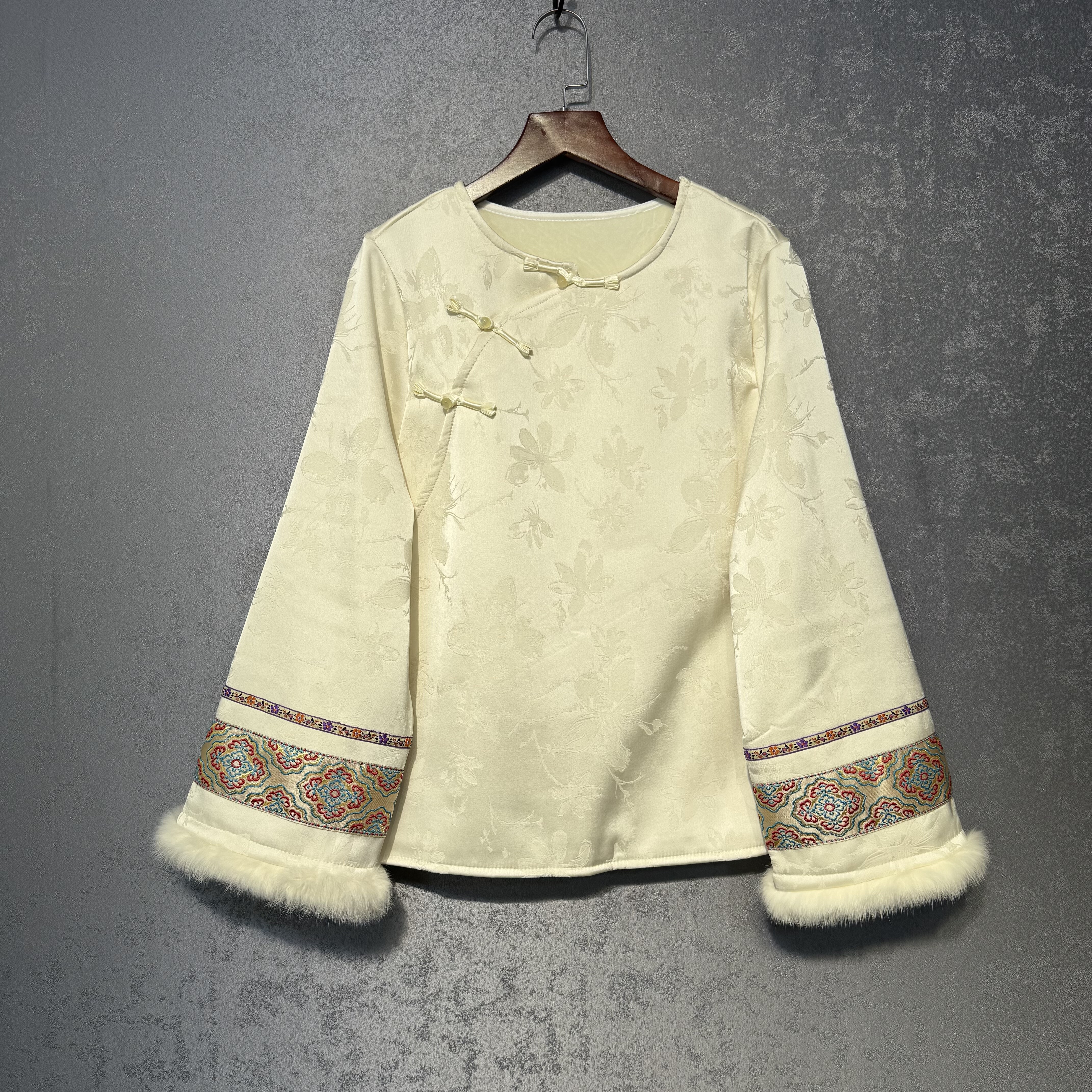 新中式轻国风冬季加厚绒真丝提花斜襟圆领兔毛打底百搭外穿女衬衣