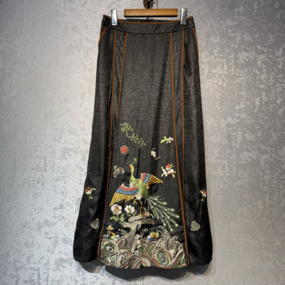 新中式国风真丝老料龟裂纹重工刺绣马面裙女2025春夏新款半身裙