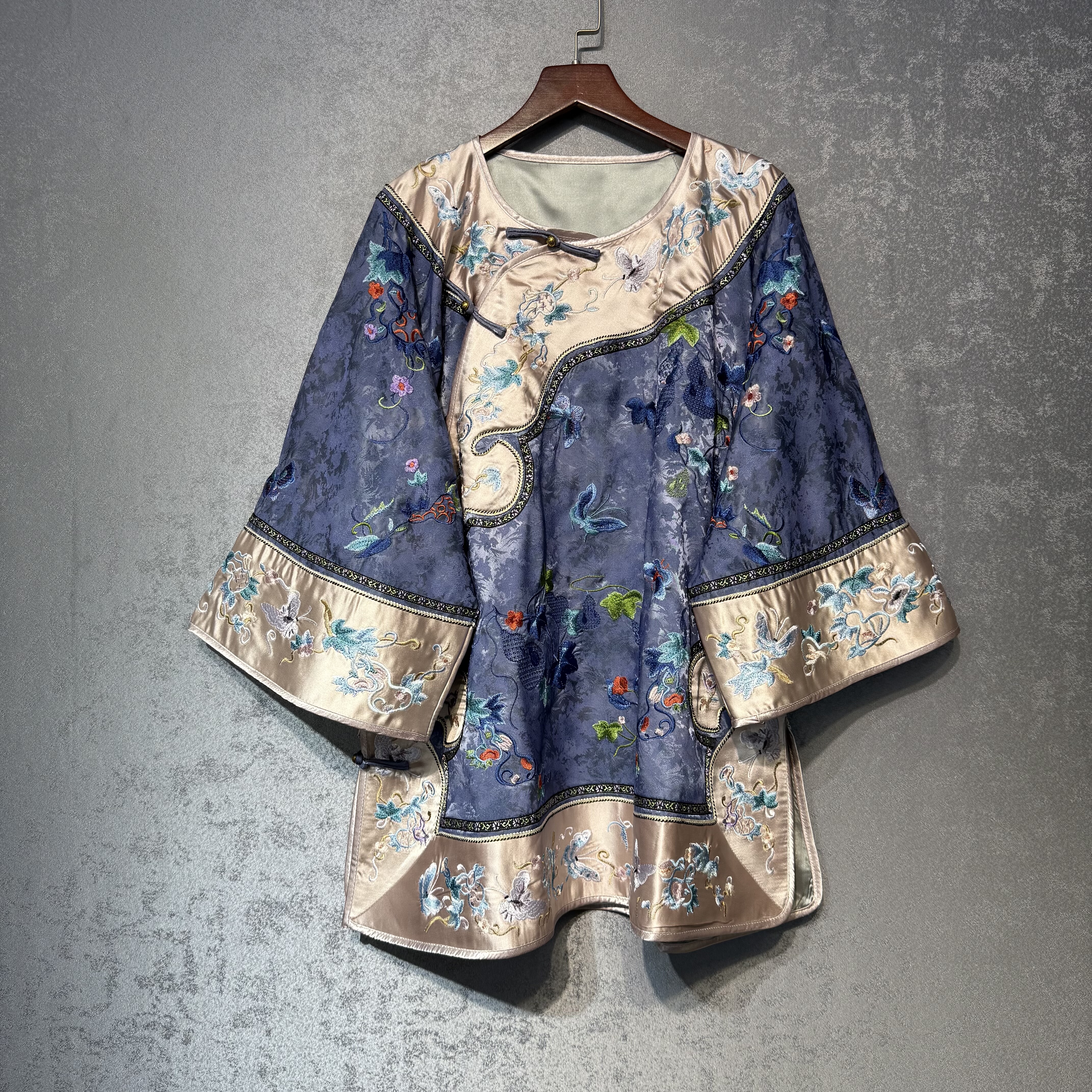 新中式国风改良斜襟盘扣外套大版宽松民族高端气质上衣蝴蝶太太服