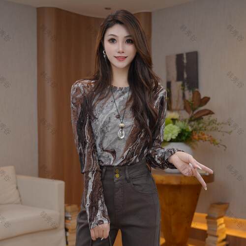洋气百搭印花圆领长袖T恤女2026秋新款休闲显瘦打底内搭上衣Y962