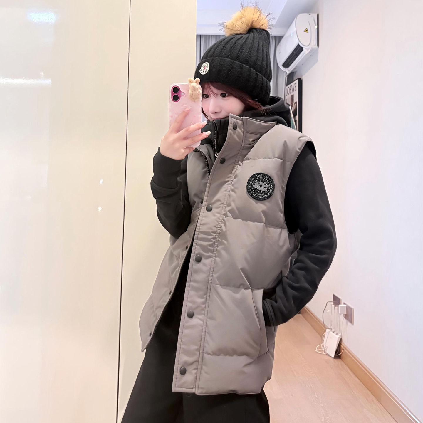大鹅羽绒服马甲冬季外穿2025新款石墨灰无袖坎肩背心加男女厚外套