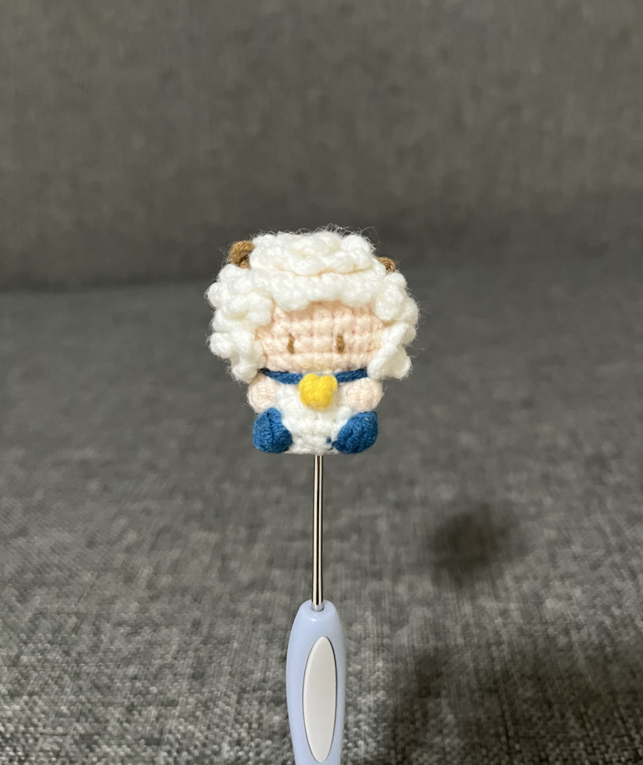 成品软糖美喜羊羊毛线玩偶包手机钥匙车挂二次元动漫周边摆件公仔