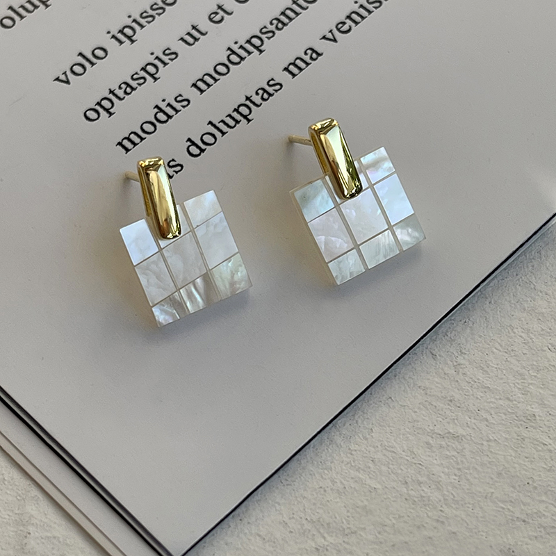 一秒爱上这款耳环天然贝壳