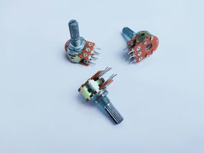 双连电位器规格 B1K柄长 20mm（双排6脚）210924