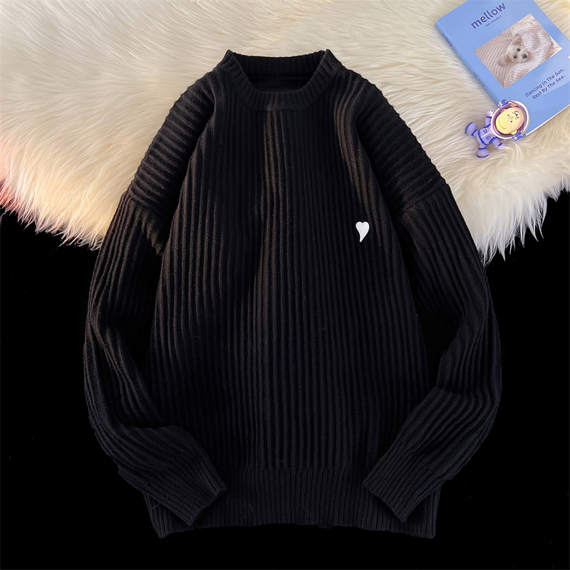 高级感小爱心针织黑色毛衣