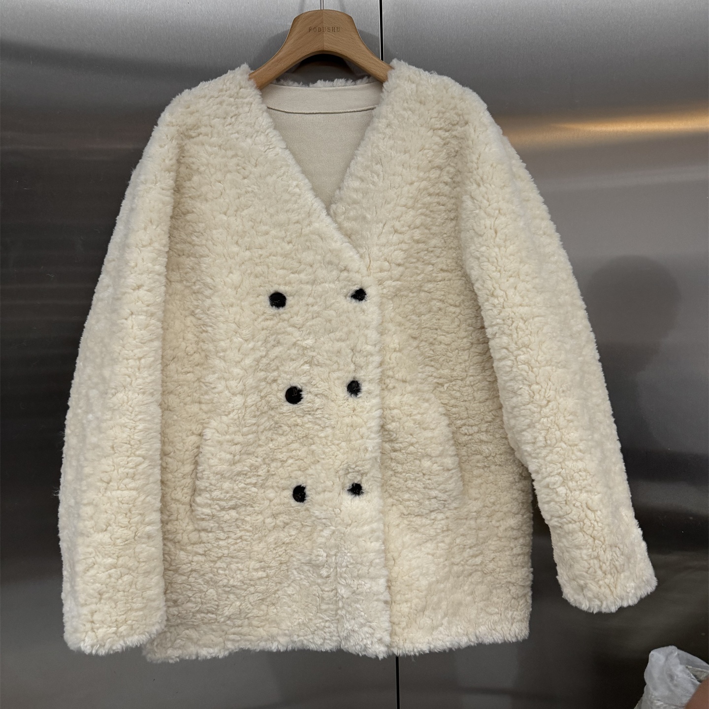 韩系中长V领皮毛一体外套新款女2025冬季韩系加厚小个子过冬7553