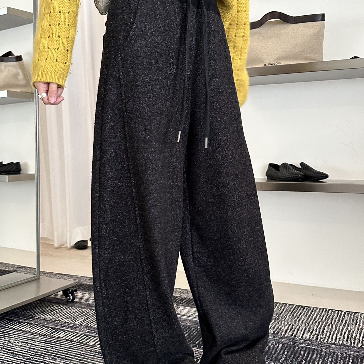 3R3加绒阔腿裤女2025冬抽绳系带宽松垂感显瘦休闲弯刀裤深灰 3752