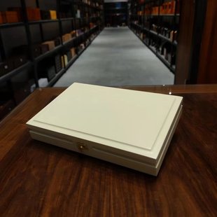 东与西 雪松木便携式雪茄滋养淳化收藏收纳展示盒