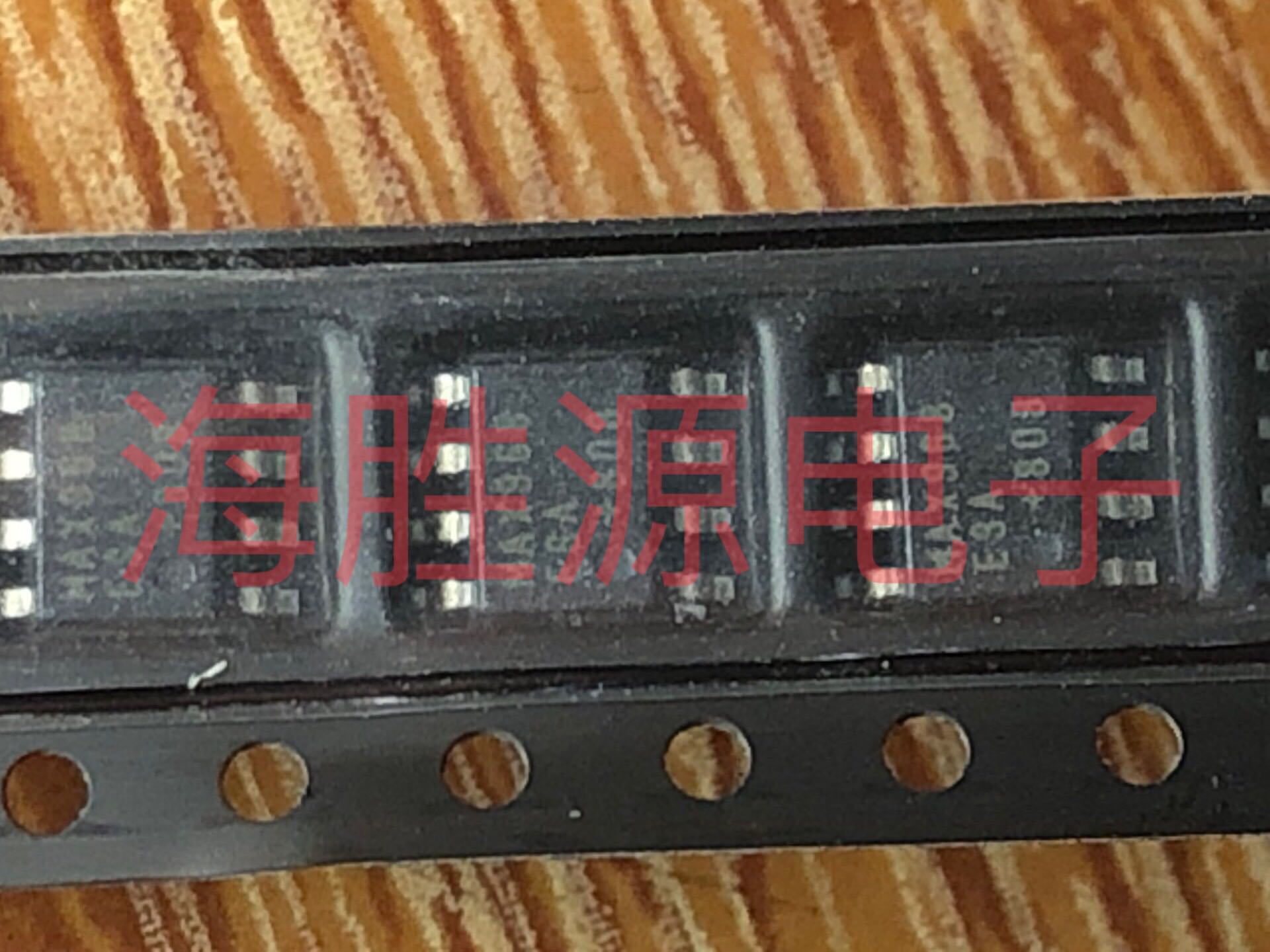 MAX968ESA MAX968 SOP-8封装 全新原装现货库存